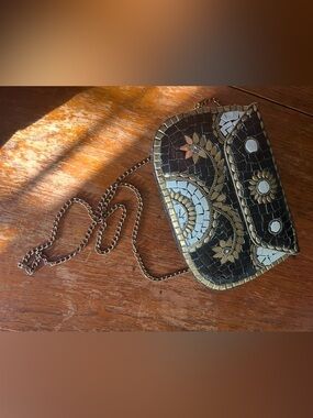 Antik Kraft Amoli Medal Clutch
